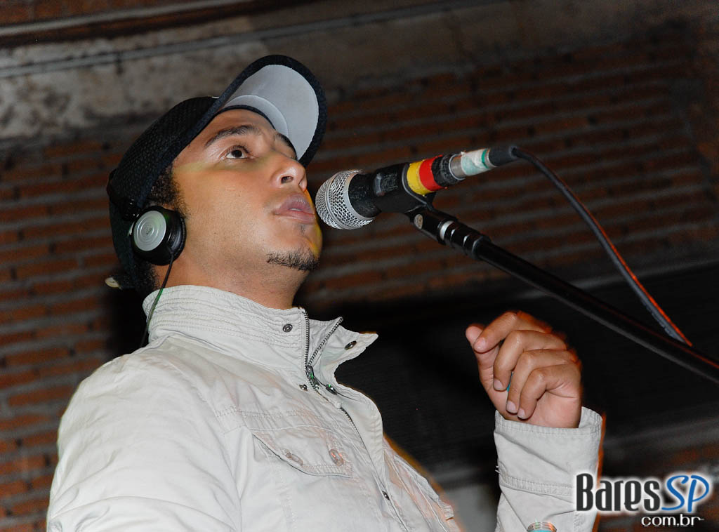 Sexta-feira de pagode com os grupos Pegada Pan e Batucada Pop no Santa Clara Sexta-feira de pagode com os grupos Pegada Pan e Batucada Pop no Santa Clara