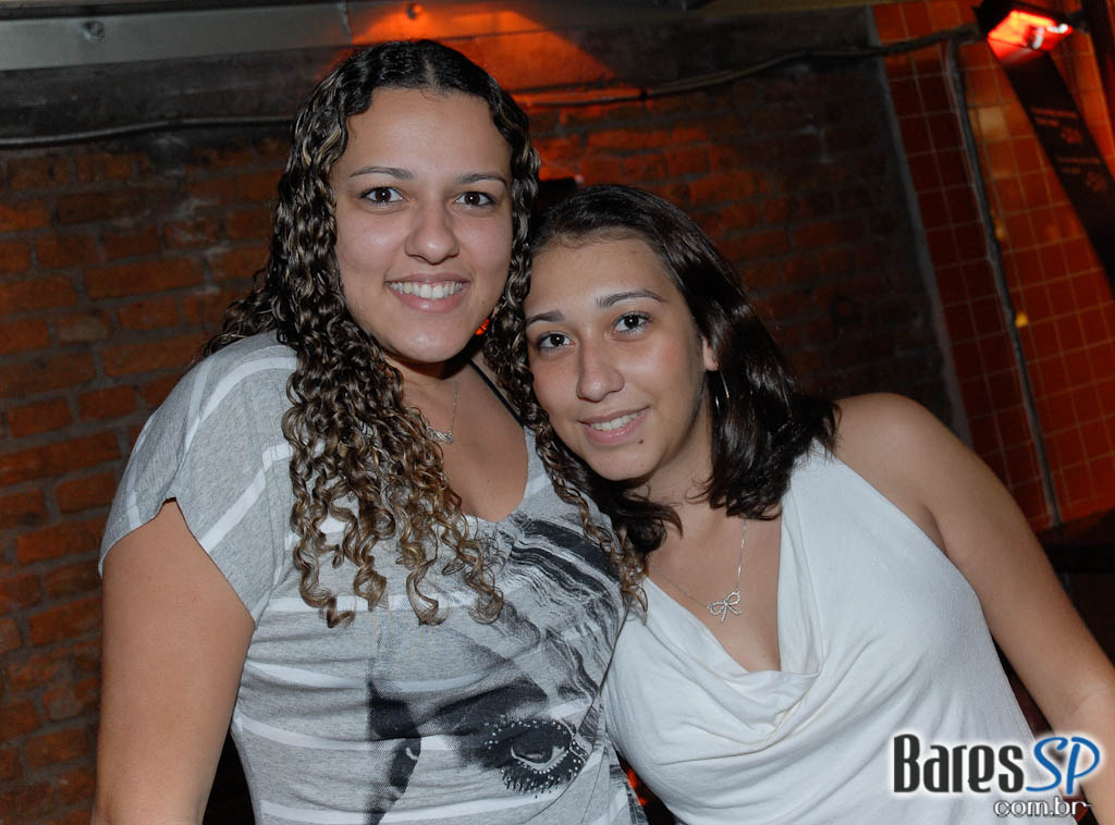 Sexta-feira de pagode com os grupos Pegada Pan e Batucada Pop no Santa Clara Sexta-feira de pagode com os grupos Pegada Pan e Batucada Pop no Santa Clara