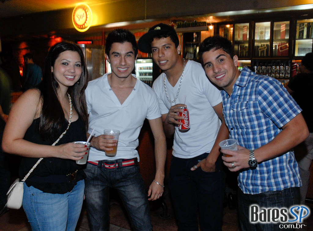 Sexta-feira de pagode com os grupos Pegada Pan e Batucada Pop no Santa Clara Sexta-feira de pagode com os grupos Pegada Pan e Batucada Pop no Santa Clara