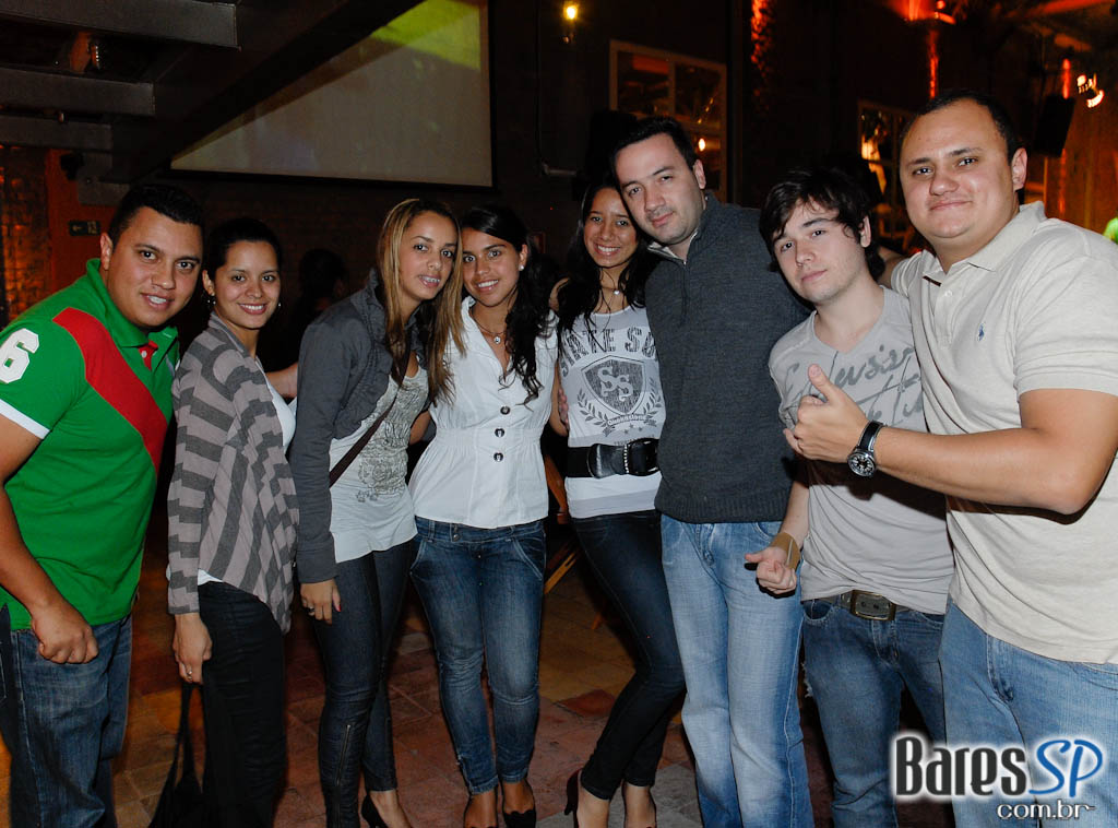 Sexta-feira de pagode com os grupos Pegada Pan e Batucada Pop no Santa Clara Sexta-feira de pagode com os grupos Pegada Pan e Batucada Pop no Santa Clara