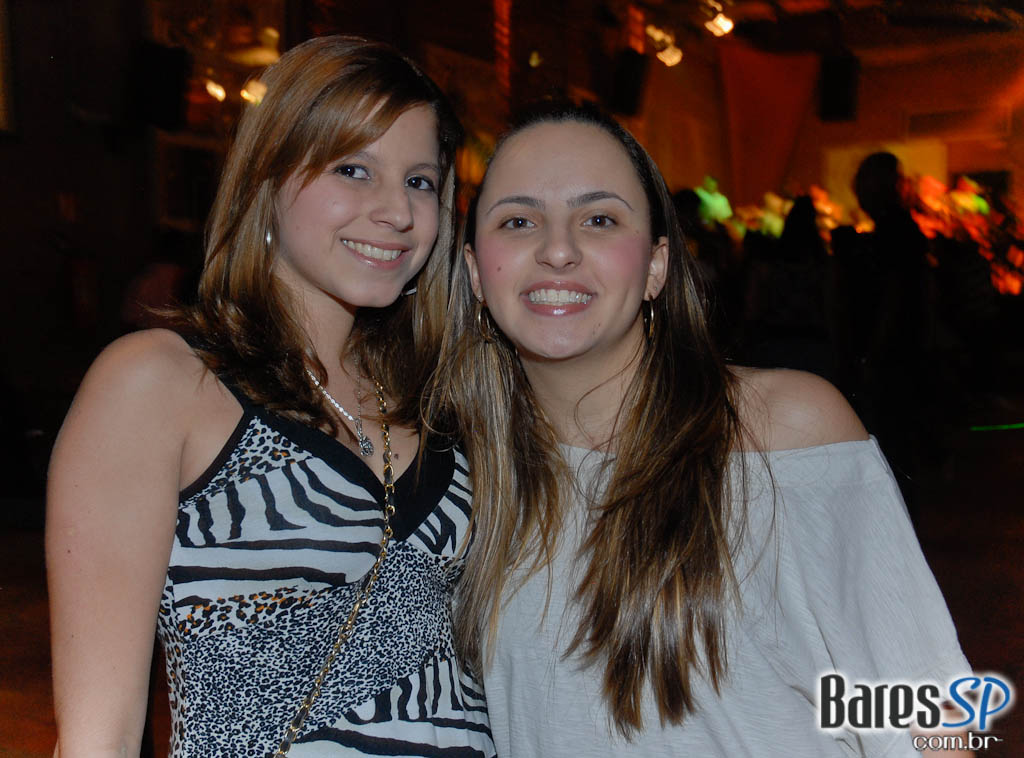 Sexta-feira de pagode com os grupos Pegada Pan e Batucada Pop no Santa Clara Sexta-feira de pagode com os grupos Pegada Pan e Batucada Pop no Santa Clara