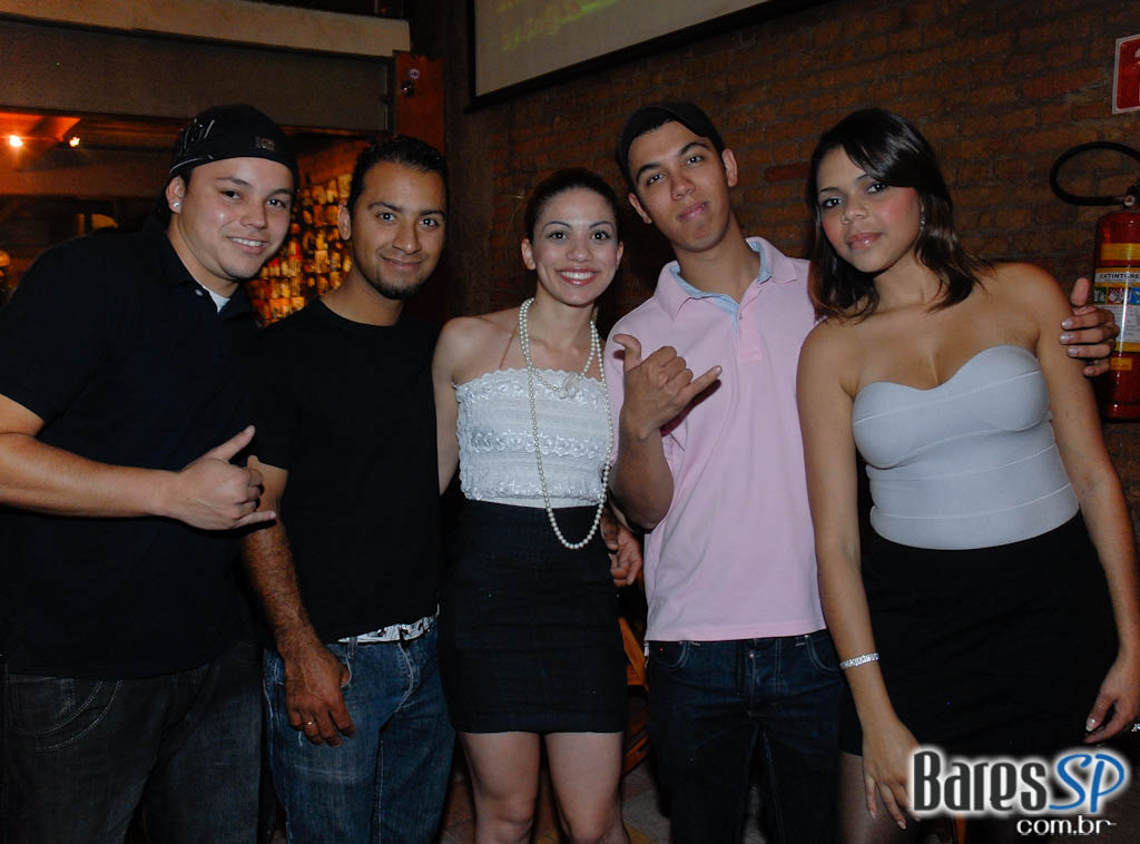 Sexta-feira de pagode com os grupos Pegada Pan e Batucada Pop no Santa Clara Sexta-feira de pagode com os grupos Pegada Pan e Batucada Pop no Santa Clara