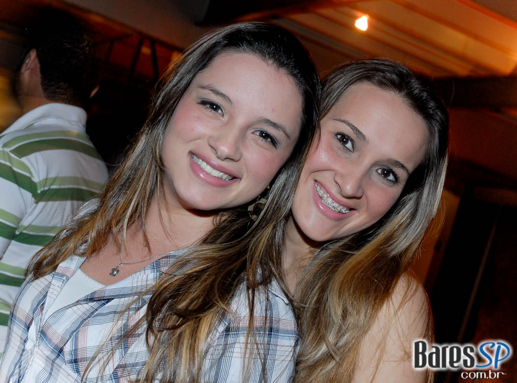 Sexta-feira de pagode com os grupos Pegada Pan e Batucada Pop no Santa Clara Sexta-feira de pagode com os grupos Pegada Pan e Batucada Pop no Santa Clara