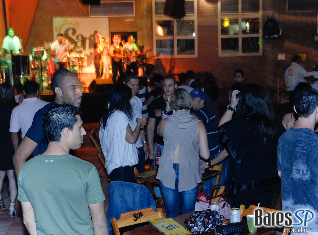 Sexta-feira de pagode com os grupos Pegada Pan e Batucada Pop no Santa Clara Sexta-feira de pagode com os grupos Pegada Pan e Batucada Pop no Santa Clara