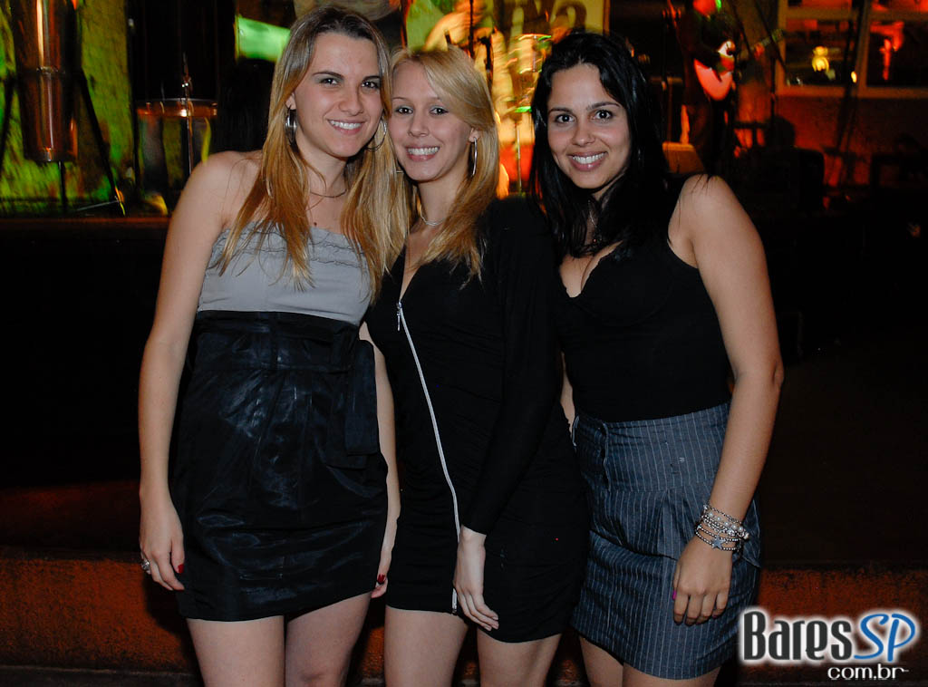 Sexta-feira de pagode com os grupos Pegada Pan e Batucada Pop no Santa Clara Sexta-feira de pagode com os grupos Pegada Pan e Batucada Pop no Santa Clara