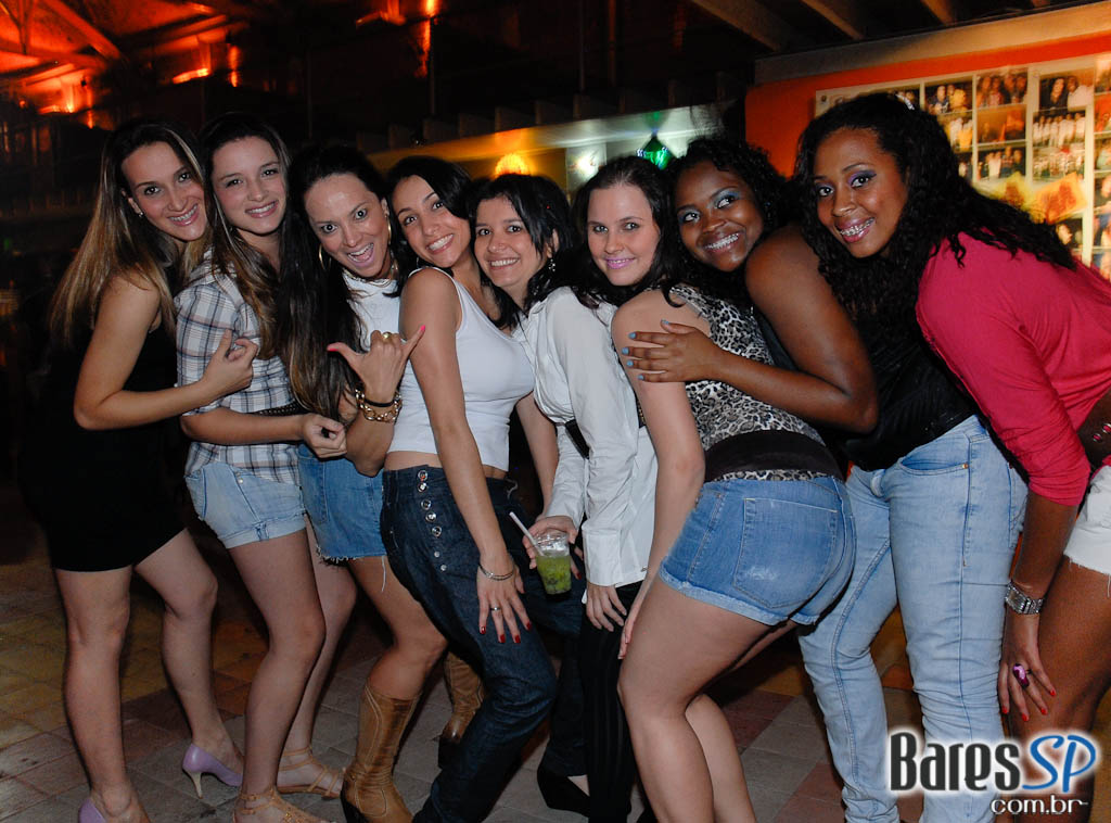 Sexta-feira de pagode com os grupos Pegada Pan e Batucada Pop no Santa Clara Sexta-feira de pagode com os grupos Pegada Pan e Batucada Pop no Santa Clara