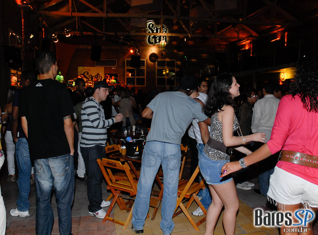 Sexta-feira de pagode com os grupos Pegada Pan e Batucada Pop no Santa Clara Sexta-feira de pagode com os grupos Pegada Pan e Batucada Pop no Santa Clara