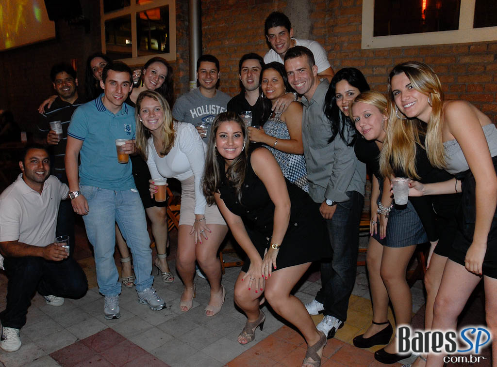 Sexta-feira de pagode com os grupos Pegada Pan e Batucada Pop no Santa Clara Sexta-feira de pagode com os grupos Pegada Pan e Batucada Pop no Santa Clara