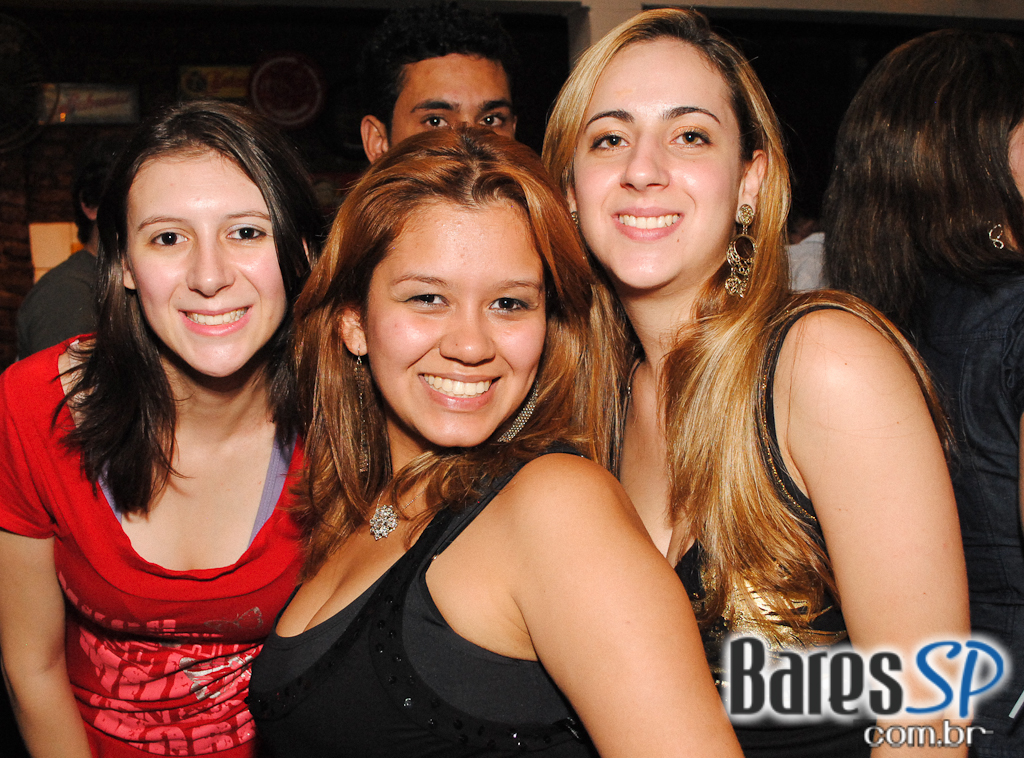 Saturday Night no Unha de Gato Saturday Night no Unha de Gato