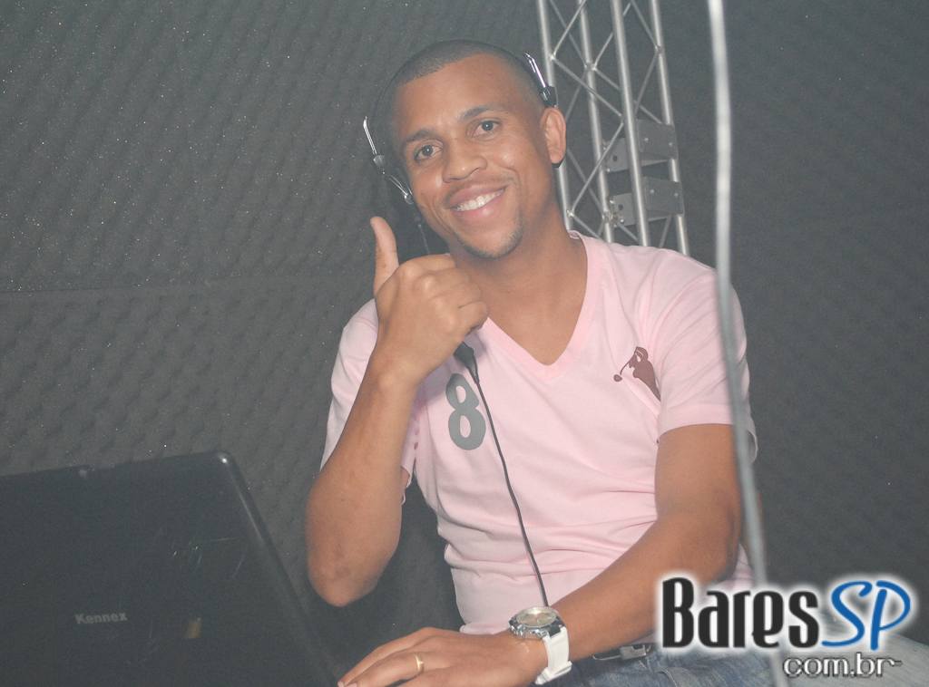 Boteco Santa Laura tem sábado com muito pagode, samba-rock e black music Boteco Santa Laura tem sábado com muito pagode, samba-rock e black music