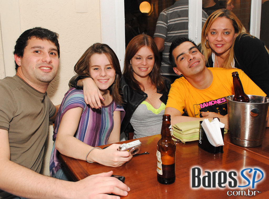 Boteco Santa Laura tem sábado com muito pagode, samba-rock e black music Boteco Santa Laura tem sábado com muito pagode, samba-rock e black music