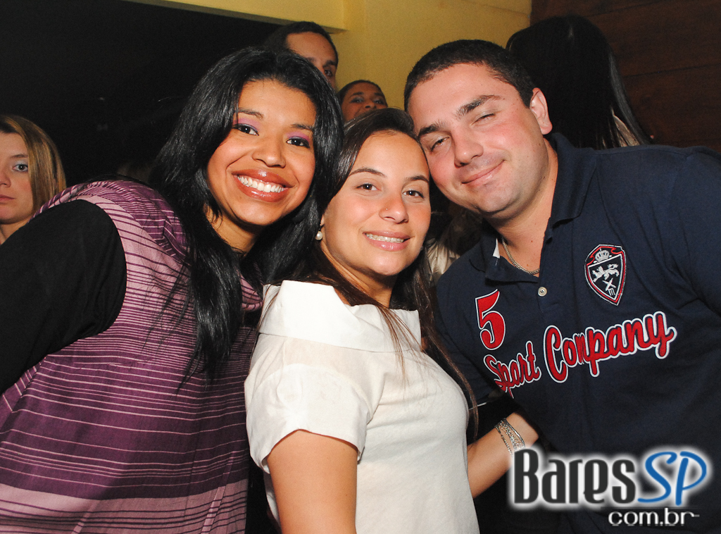 Sábado recheado de atrações com feijoada e boa música no Bar Camará Sábado recheado de atrações com feijoada e boa música no Bar Camará