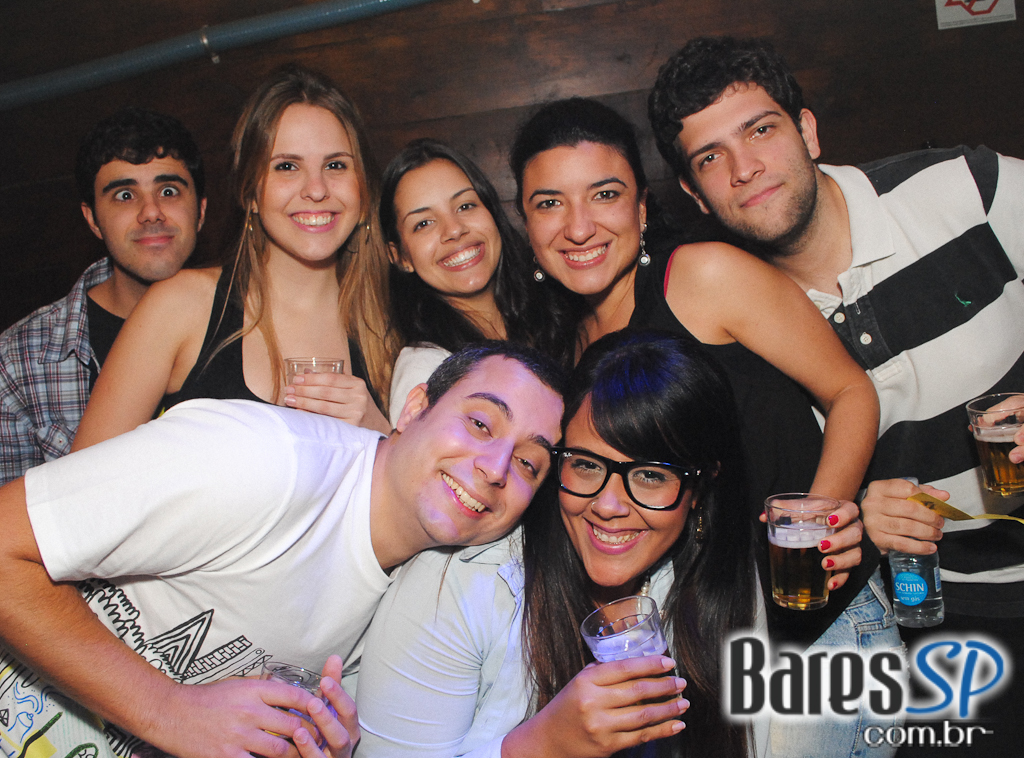 Sábado recheado de atrações com feijoada e boa música no Bar Camará Sábado recheado de atrações com feijoada e boa música no Bar Camará