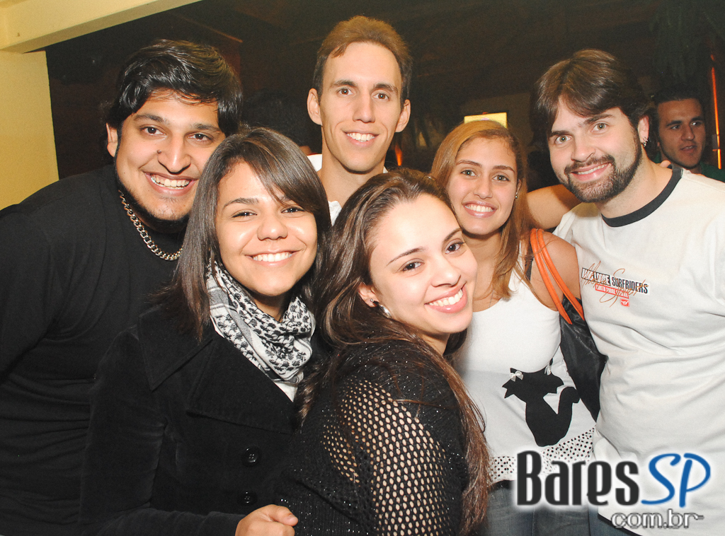 Sábado recheado de atrações com feijoada e boa música no Bar Camará Sábado recheado de atrações com feijoada e boa música no Bar Camará