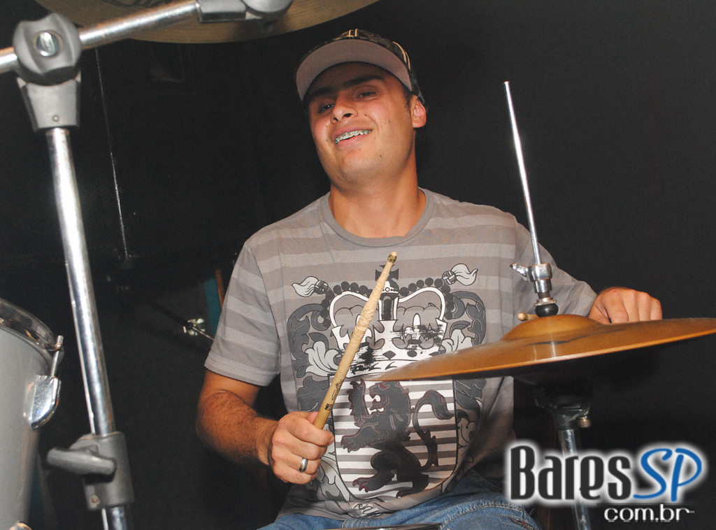 Sábado recheado de atrações com feijoada e boa música no Bar Camará Sábado recheado de atrações com feijoada e boa música no Bar Camará