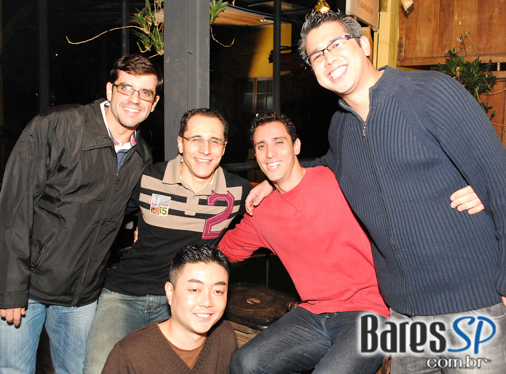 Sábado recheado de atrações com feijoada e boa música no Bar Camará Sábado recheado de atrações com feijoada e boa música no Bar Camará