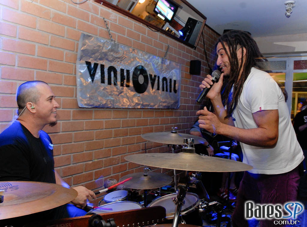 MPB com a banda Vinho Vinil na sexta do Boteco Santa Laura MPB com a banda Vinho Vinil na sexta do Boteco Santa Laura