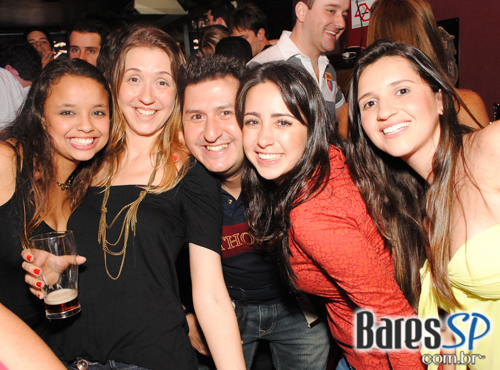 BANDA BUBBLES NO REPUBLIC PUB BANDA BUBBLES NO REPUBLIC PUB