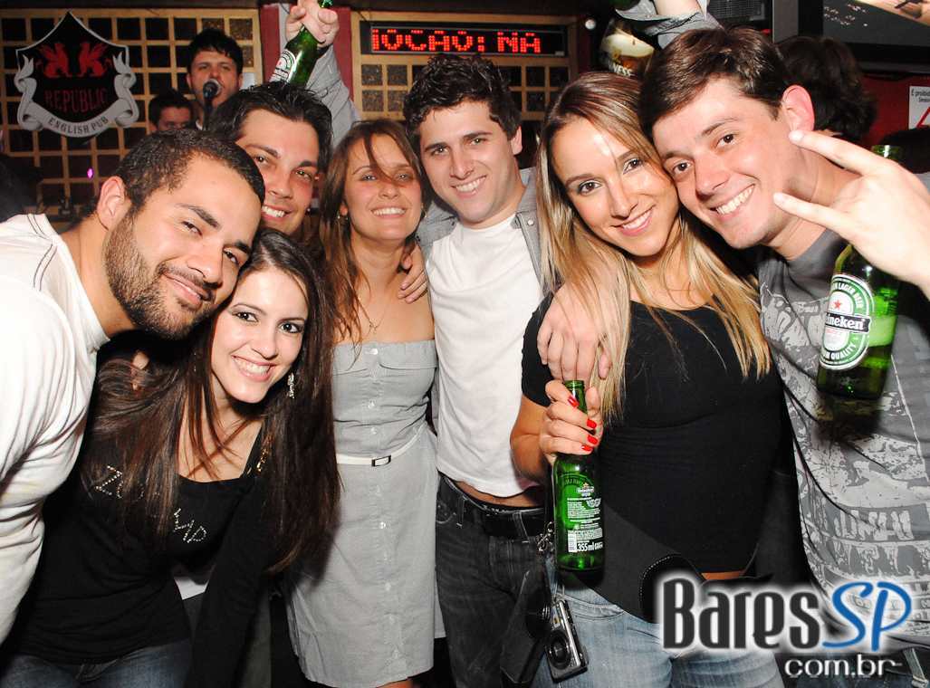 BANDA BUBBLES NO REPUBLIC PUB BANDA BUBBLES NO REPUBLIC PUB