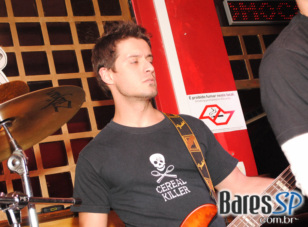 BANDA BUBBLES NO REPUBLIC PUB BANDA BUBBLES NO REPUBLIC PUB