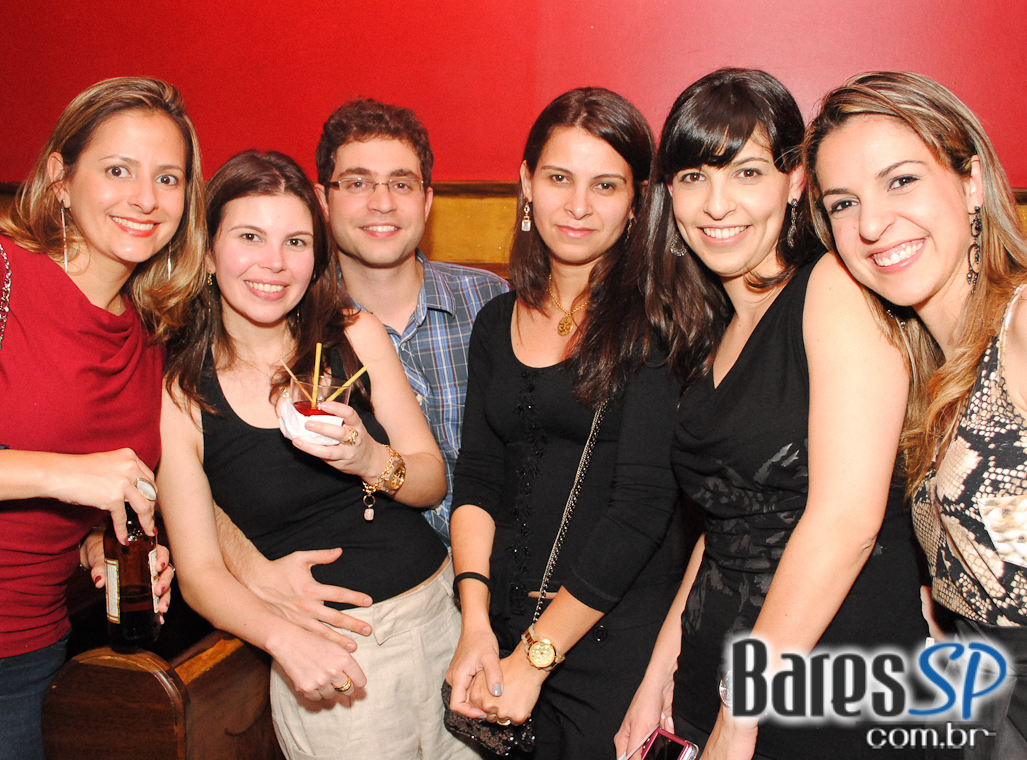 BANDA BUBBLES NO REPUBLIC PUB BANDA BUBBLES NO REPUBLIC PUB