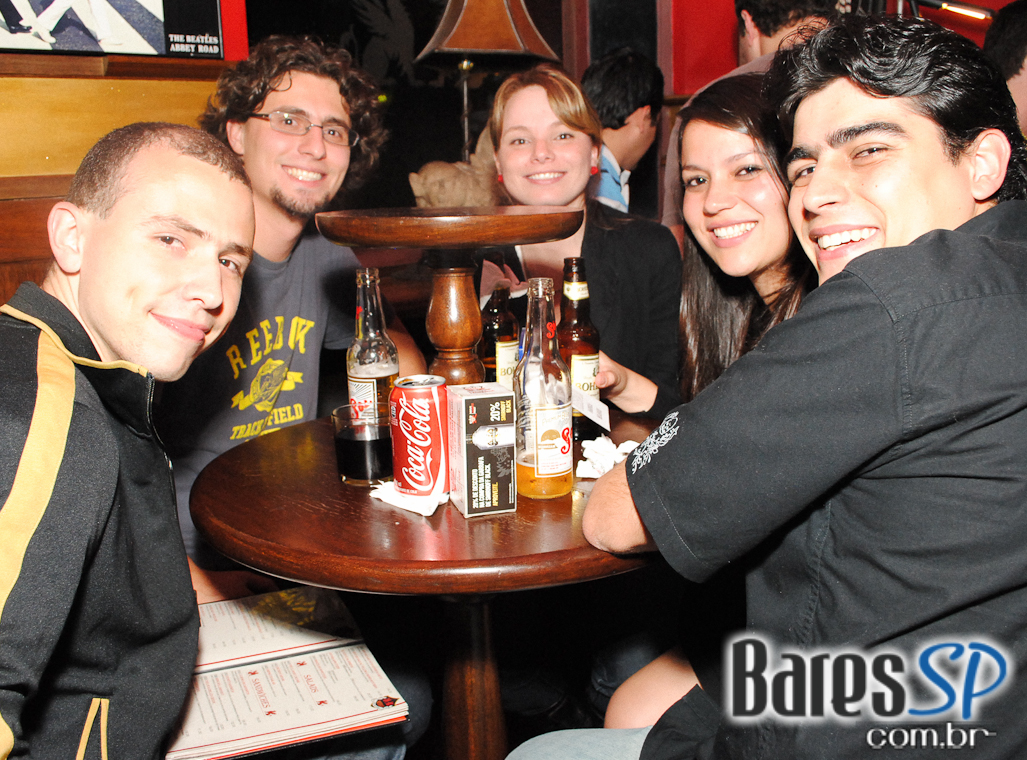 BANDA BUBBLES NO REPUBLIC PUB BANDA BUBBLES NO REPUBLIC PUB