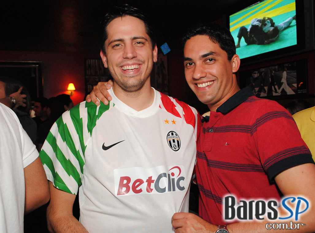 BANDA BUBBLES NO REPUBLIC PUB BANDA BUBBLES NO REPUBLIC PUB