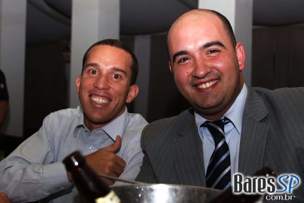 Sagrado Bar em noite de agito e diversão Sagrado Bar em noite de agito e diversão