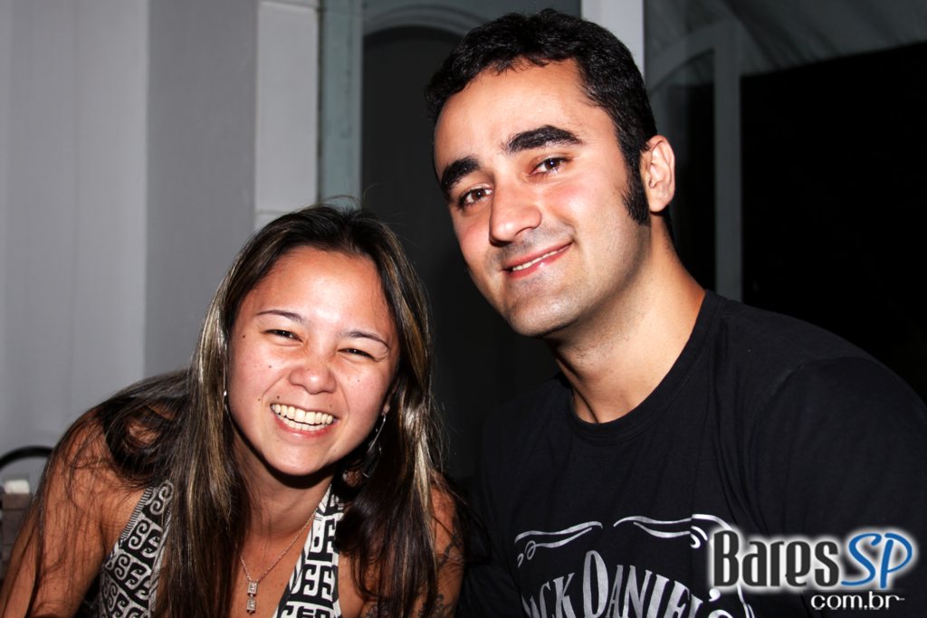 Sagrado Bar em noite de agito e diversão Sagrado Bar em noite de agito e diversão