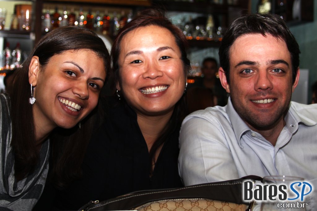 Sagrado Bar em noite de agito e diversão Sagrado Bar em noite de agito e diversão