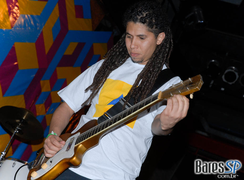 Edgard Scandurra lançou primeiro DVD de sua carreira solo no Sesc Pompeia Edgard Scandurra lançou primeiro DVD de sua carreira solo no Sesc Pompeia