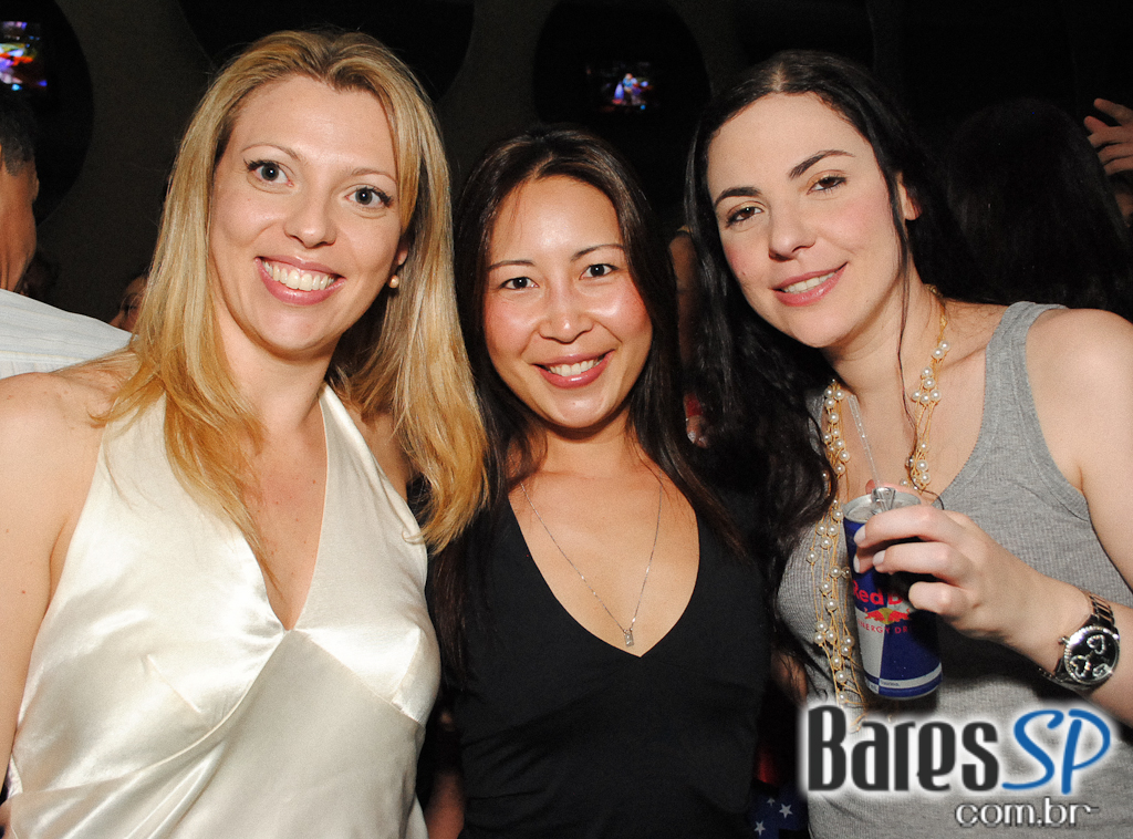 Super-heróis invadem a festa à fantasia da Trash Vila Olímpia Super-heróis invadem a festa à fantasia da Trash Vila Olímpia