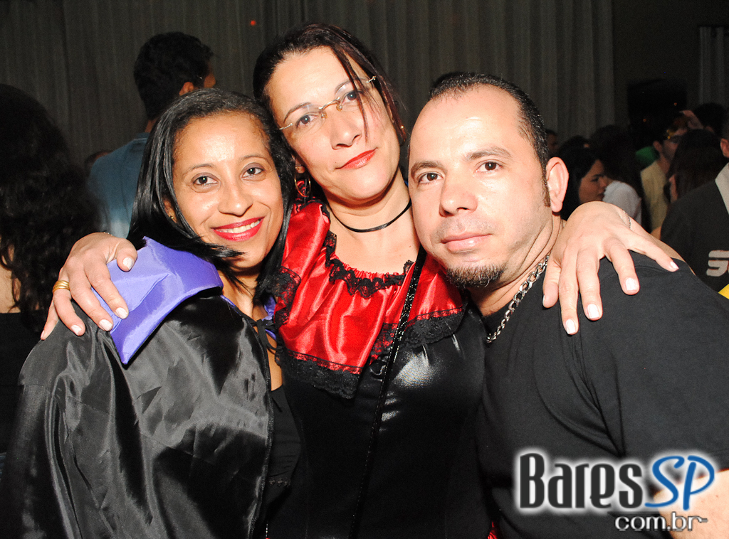 Super-heróis invadem a festa à fantasia da Trash Vila Olímpia Super-heróis invadem a festa à fantasia da Trash Vila Olímpia