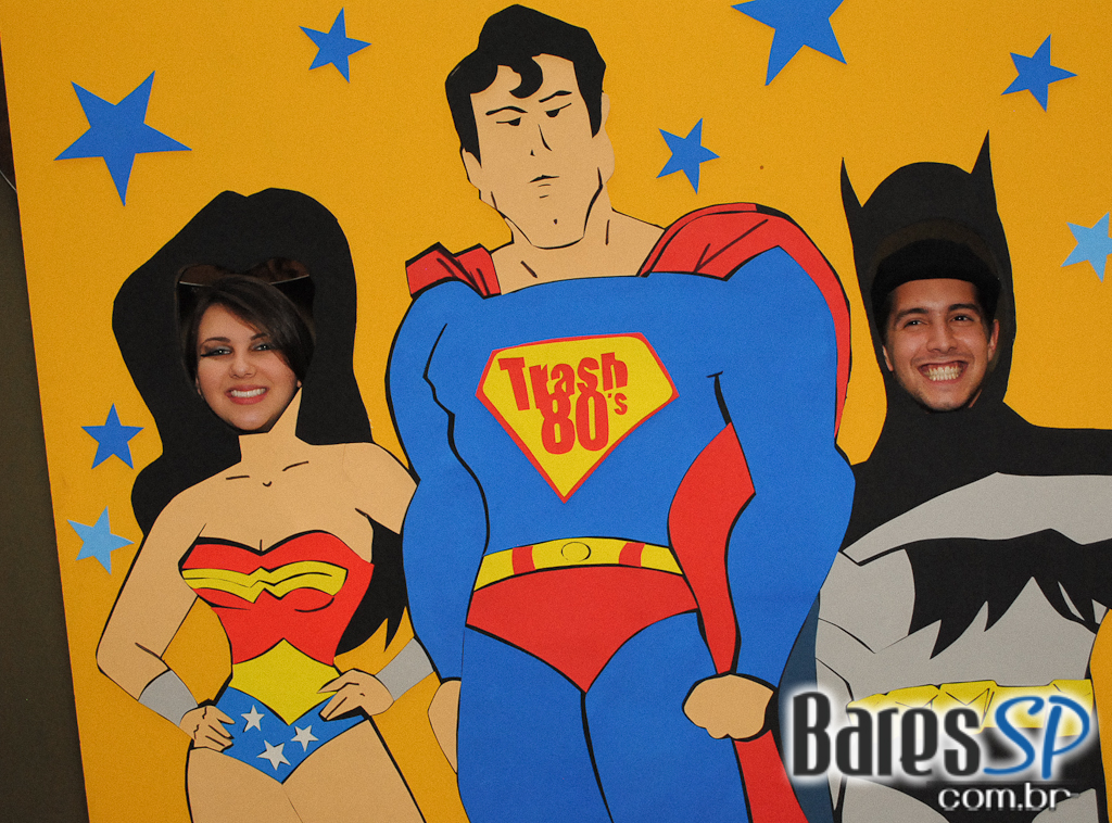 Super-heróis invadem a festa à fantasia da Trash Vila Olímpia Super-heróis invadem a festa à fantasia da Trash Vila Olímpia
