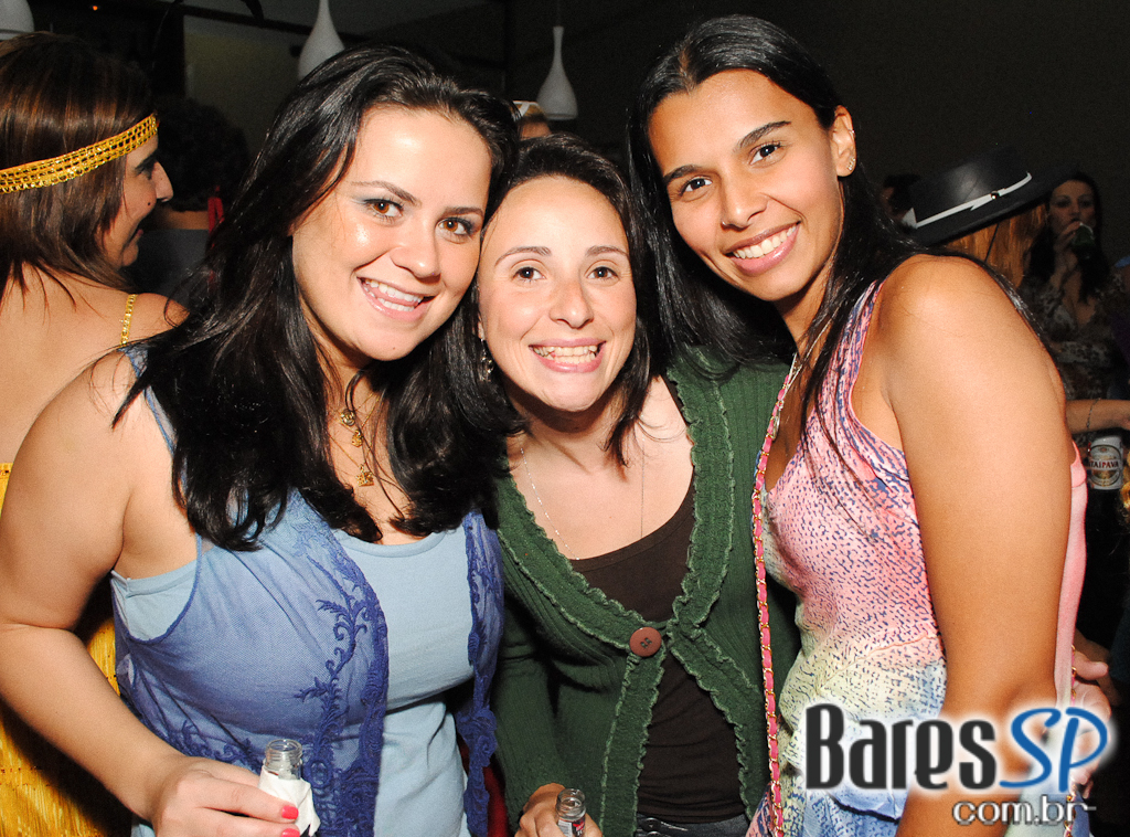 Super-heróis invadem a festa à fantasia da Trash Vila Olímpia Super-heróis invadem a festa à fantasia da Trash Vila Olímpia