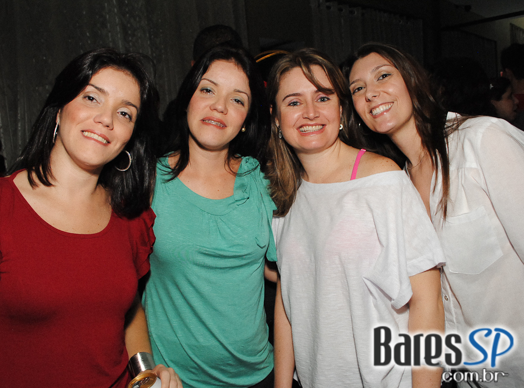 Super-heróis invadem a festa à fantasia da Trash Vila Olímpia Super-heróis invadem a festa à fantasia da Trash Vila Olímpia