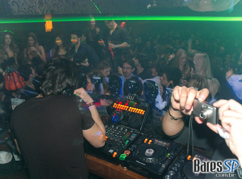 Kiss & Fly Club recebeu o Dj Pete nesta quinta Kiss & Fly Club recebeu o Dj Pete nesta quinta