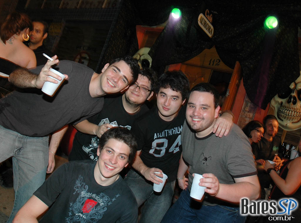 Café Aurora anima o Halloween com shows na sexta e no sábado Café Aurora anima o Halloween com shows na sexta e no sábado
