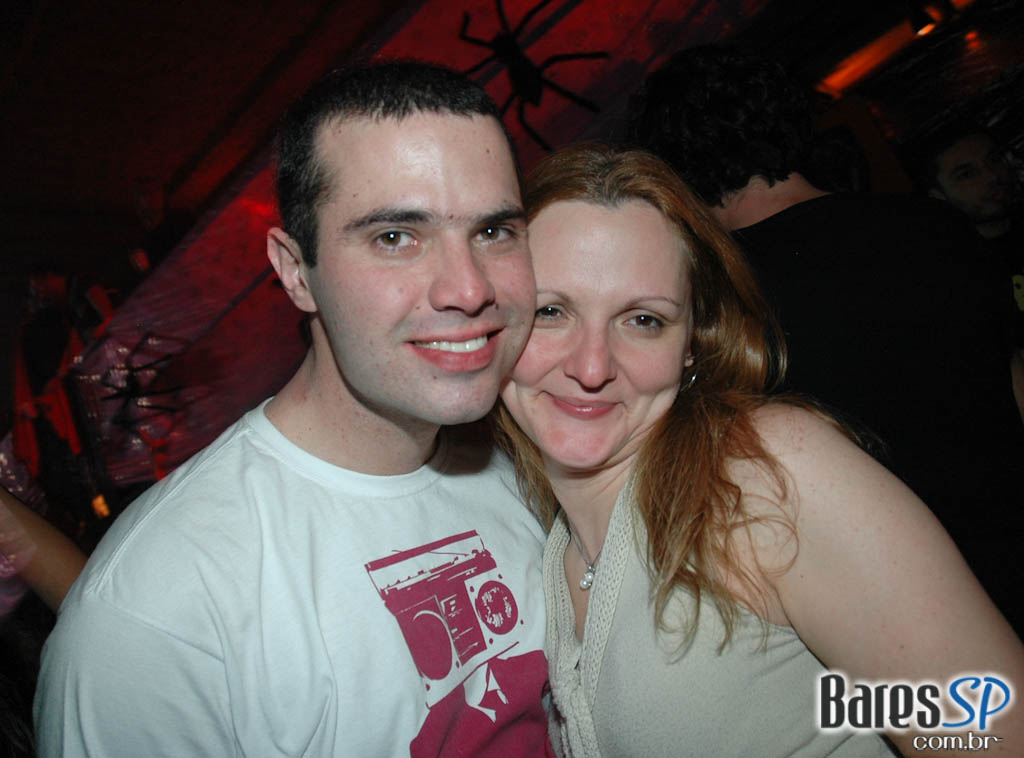 Café Aurora anima o Halloween com shows na sexta e no sábado Café Aurora anima o Halloween com shows na sexta e no sábado