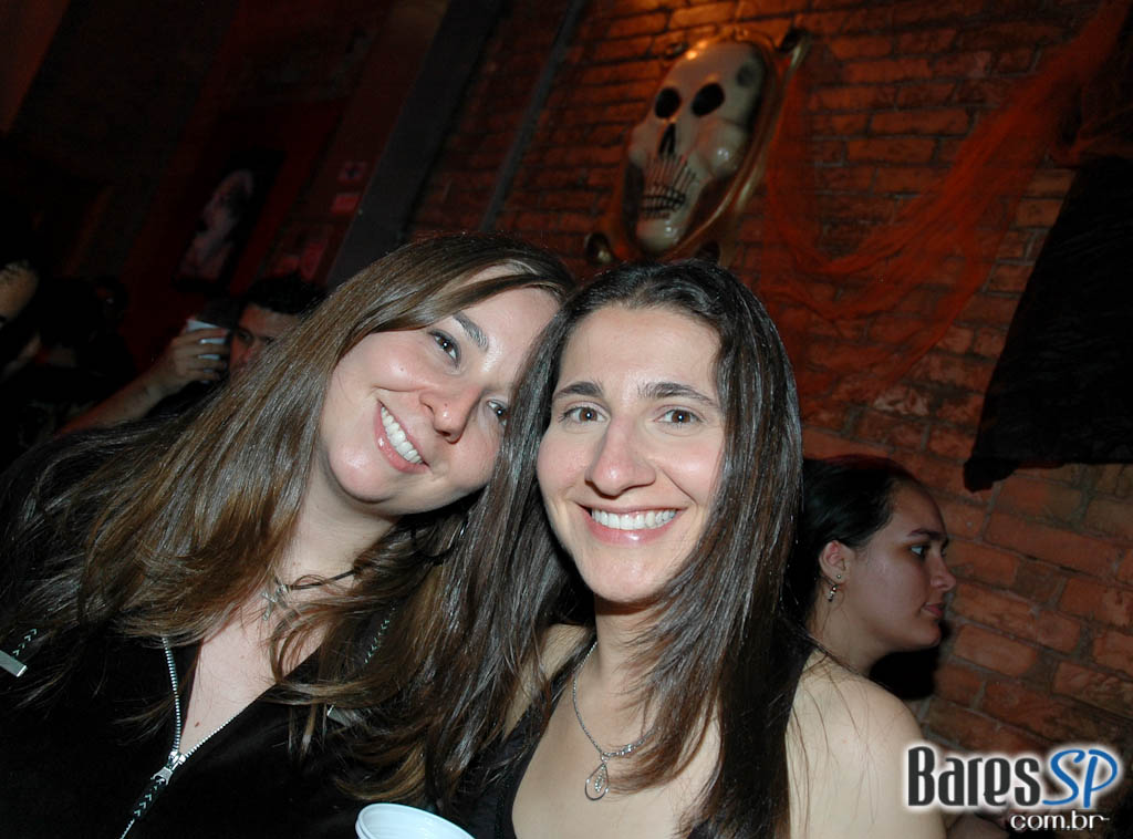 Café Aurora anima o Halloween com shows na sexta e no sábado Café Aurora anima o Halloween com shows na sexta e no sábado