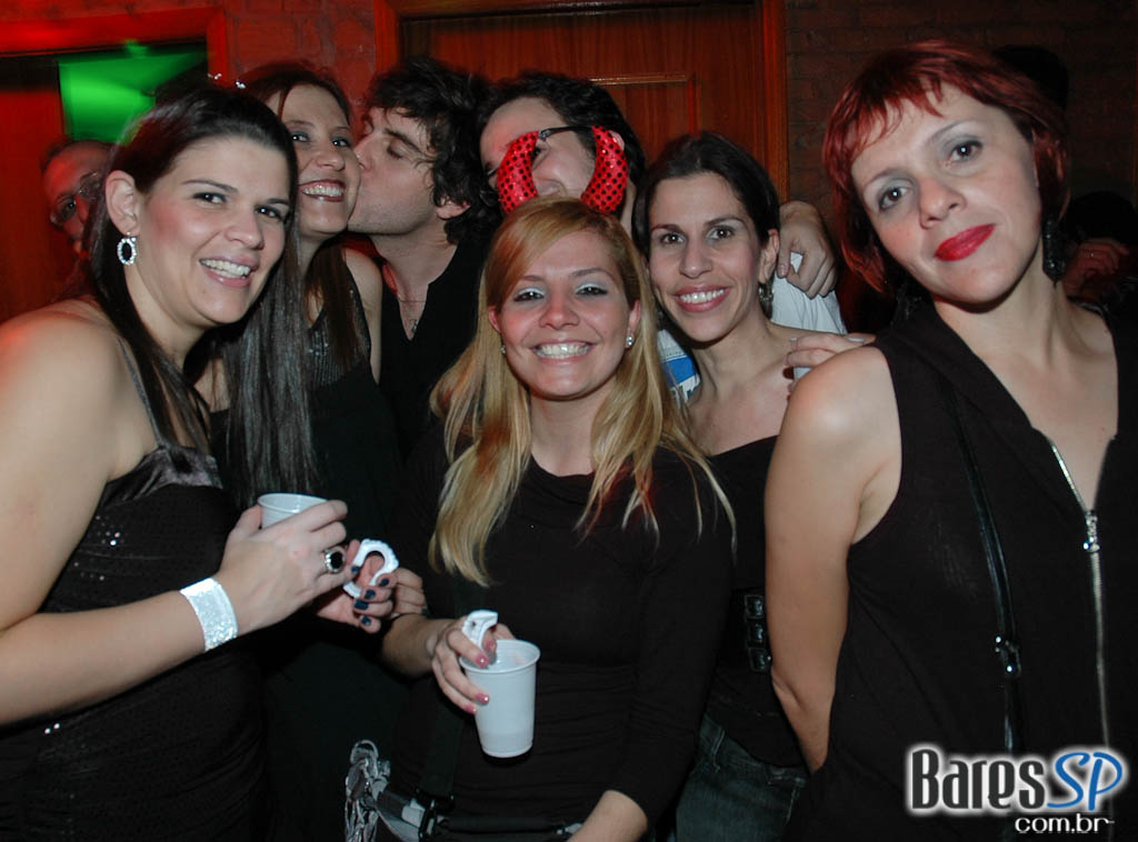 Café Aurora anima o Halloween com shows na sexta e no sábado Café Aurora anima o Halloween com shows na sexta e no sábado