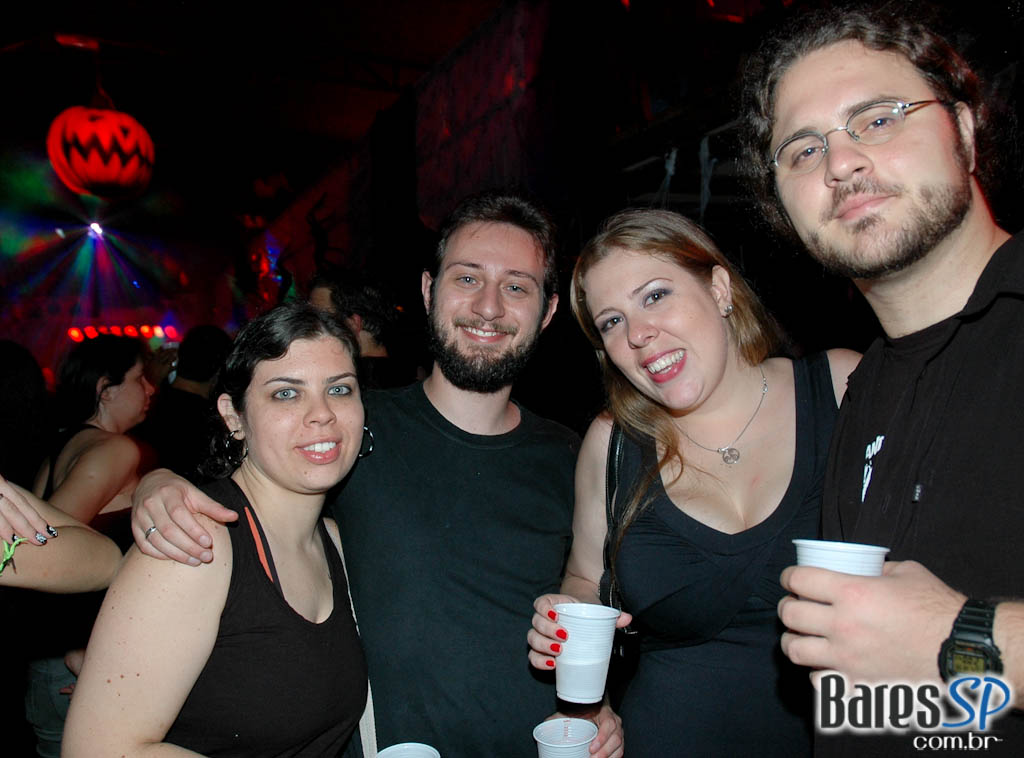 Café Aurora anima o Halloween com shows na sexta e no sábado Café Aurora anima o Halloween com shows na sexta e no sábado