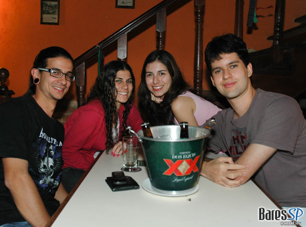 Festa do Dia De Los Muertos no Peppers Bar Festa do Dia De Los Muertos no Peppers Bar