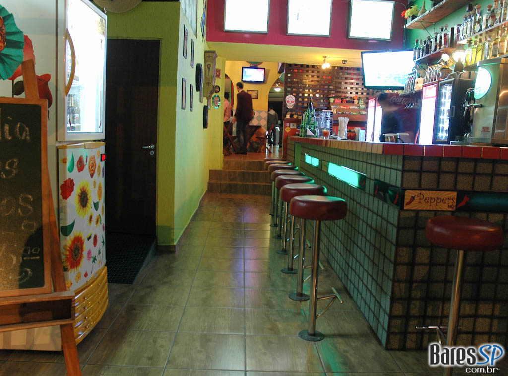 Festa do Dia De Los Muertos no Peppers Bar Festa do Dia De Los Muertos no Peppers Bar