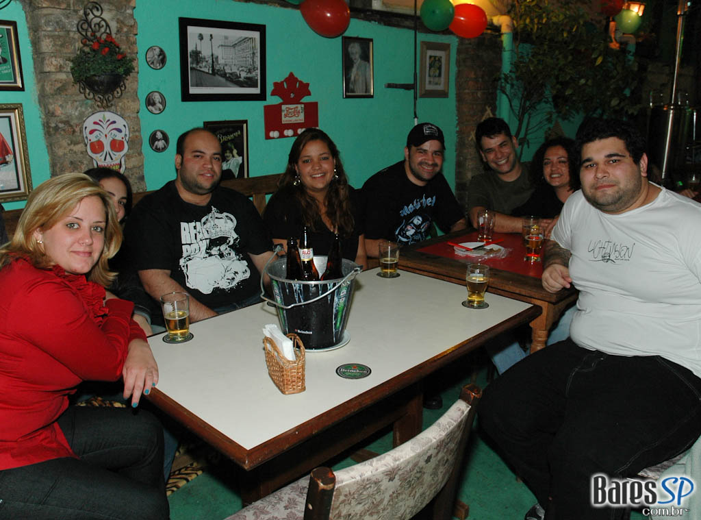 Festa do Dia De Los Muertos no Peppers Bar Festa do Dia De Los Muertos no Peppers Bar