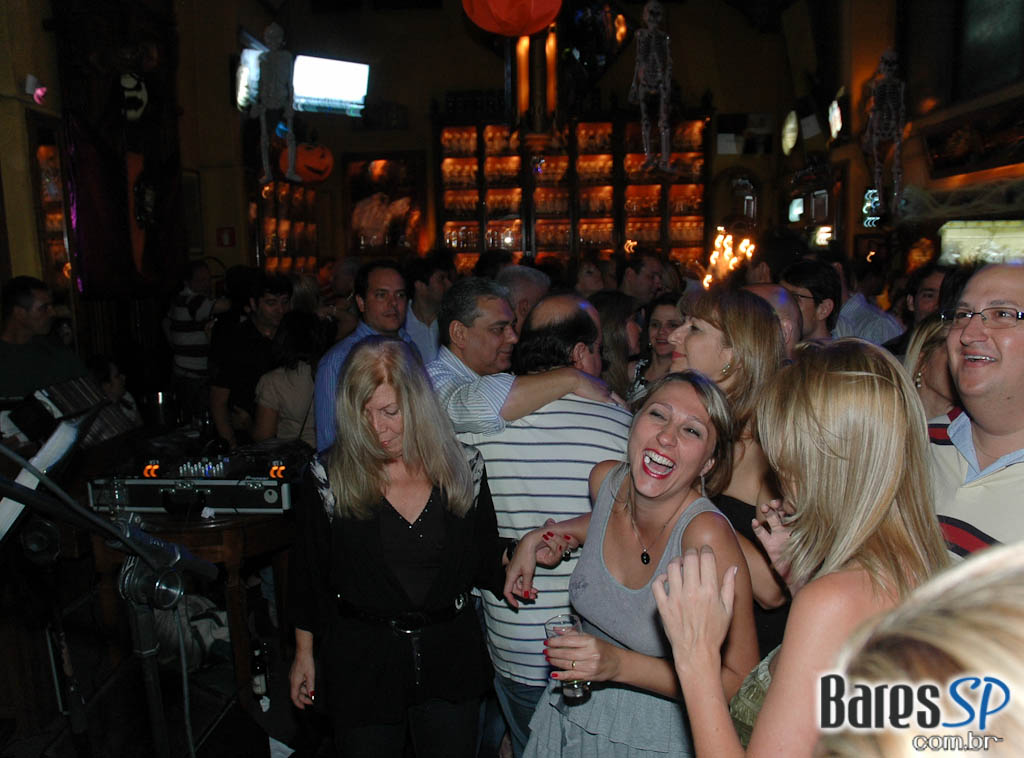 Dancing Days é a atração desta sexta no Charles Edward Dancing Days é a atração desta sexta no Charles Edward