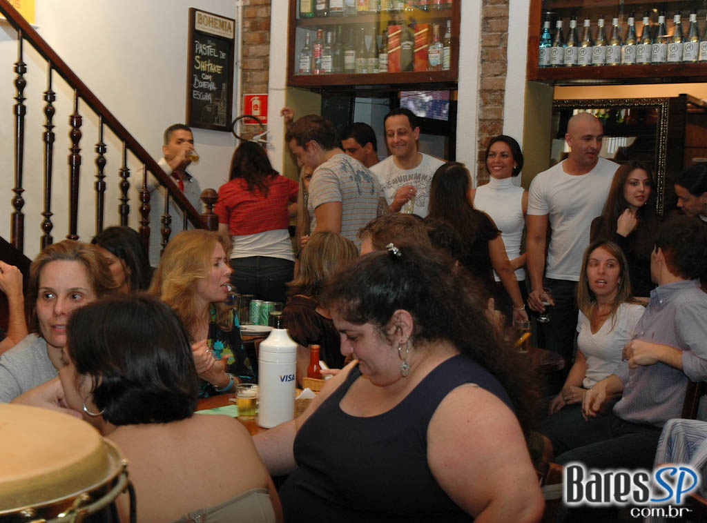 Vozes da MPB animam véspera de feriado no Barnaldo Lucrécia Vozes da MPB animam véspera de feriado no Barnaldo Lucrécia