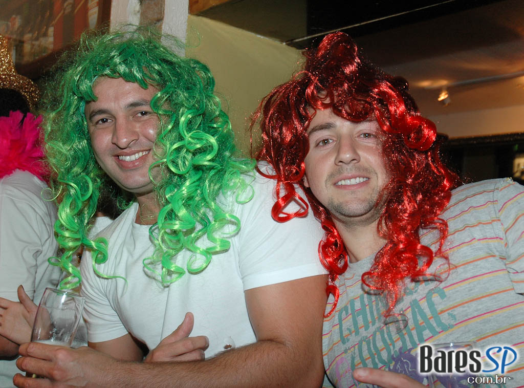 Vozes da MPB animam véspera de feriado no Barnaldo Lucrécia Vozes da MPB animam véspera de feriado no Barnaldo Lucrécia