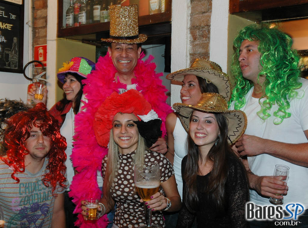 Vozes da MPB animam véspera de feriado no Barnaldo Lucrécia Vozes da MPB animam véspera de feriado no Barnaldo Lucrécia