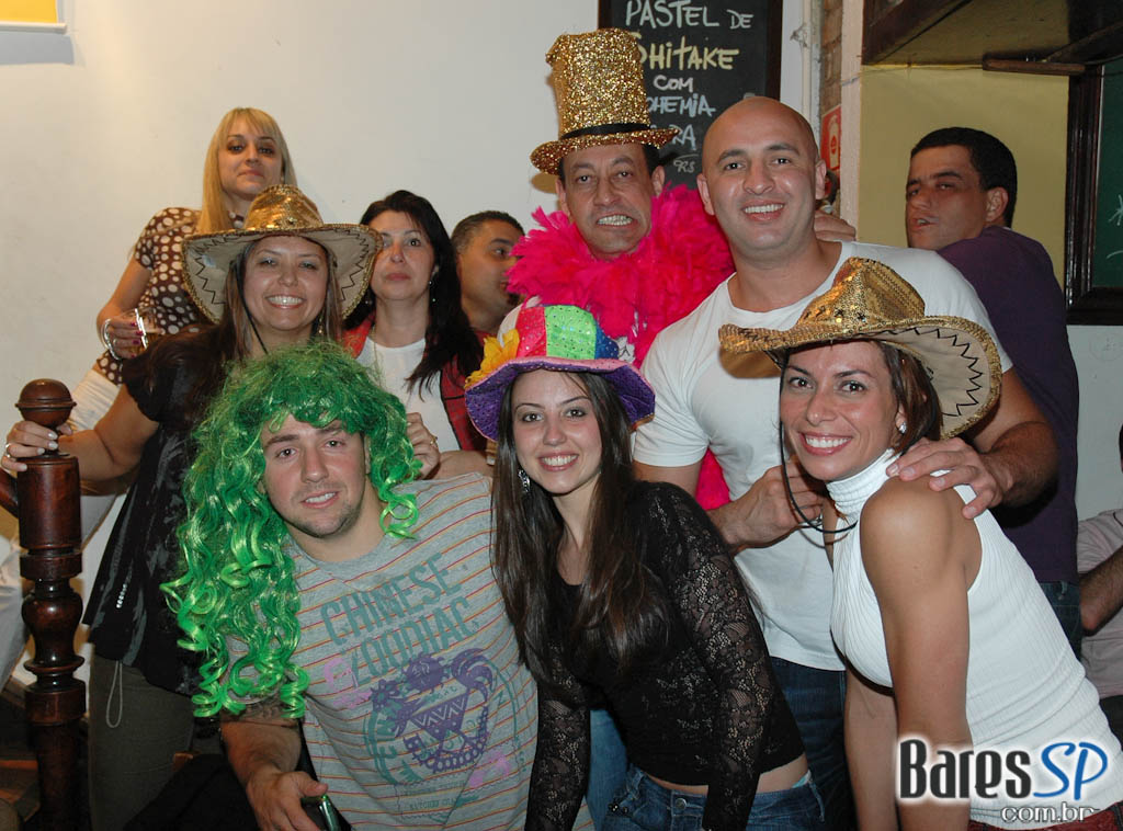 Vozes da MPB animam véspera de feriado no Barnaldo Lucrécia Vozes da MPB animam véspera de feriado no Barnaldo Lucrécia